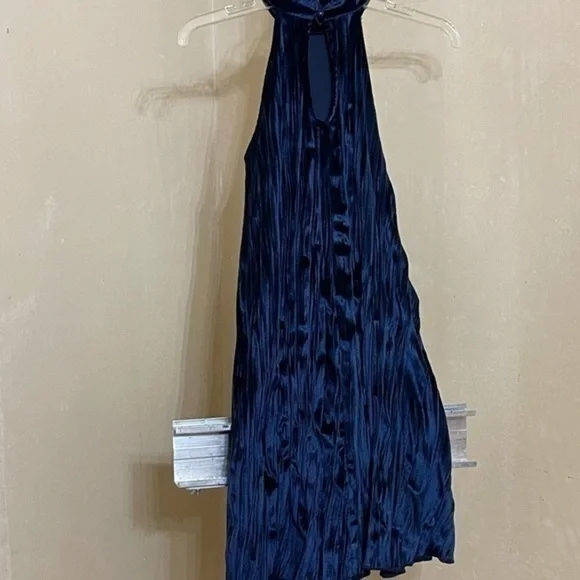 MISSGUIDED NAVY SLEEVELESS VELVET PLEATED SWING DRESS SZ 4 - Picture 5 of 8